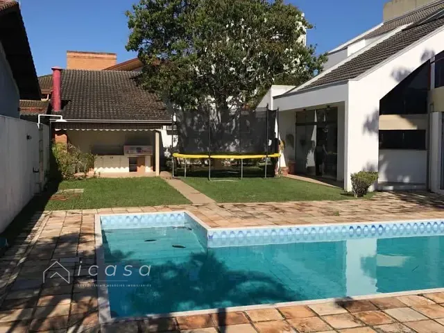 Casa com 720m² 6 quartos e 5 banheiros, à venda, no bairro Jardim das Colinas em São José dos Campos