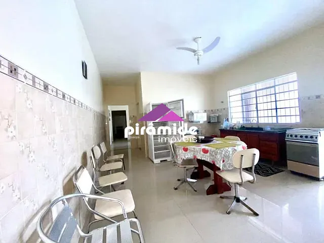 Casa com 417m² 6 quartos e 2 banheiros, à venda, no bairro Caputera em Caraguatatuba