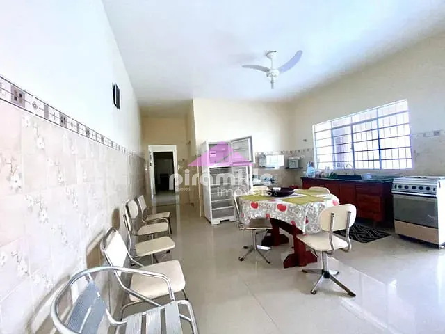 Casa com 285m² 3 quartos e 2 banheiros, à venda, no bairro Estrela Dalva em Caraguatatuba