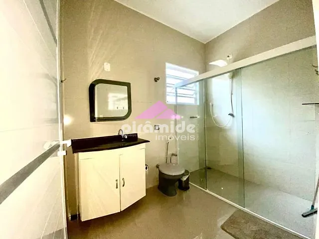 Casa com 285m² 3 quartos e 2 banheiros, à venda, no bairro Estrela Dalva em Caraguatatuba