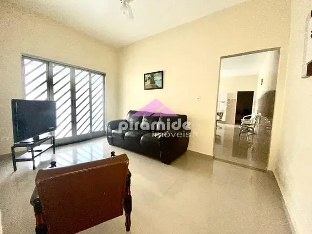 Casa com 285m² 3 quartos e 2 banheiros, à venda, no bairro Estrela Dalva em Caraguatatuba