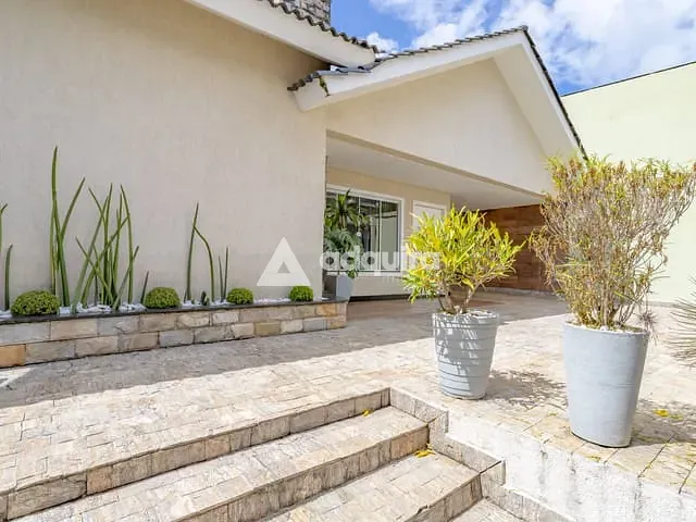 Casa com 588m² 3 quartos e 4 banheiros, à venda, no bairro Orfãs em Ponta Grossa