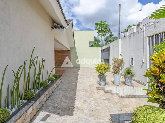 Casa com 588m² 3 quartos e 4 banheiros, à venda, no bairro Orfãs em Ponta Grossa