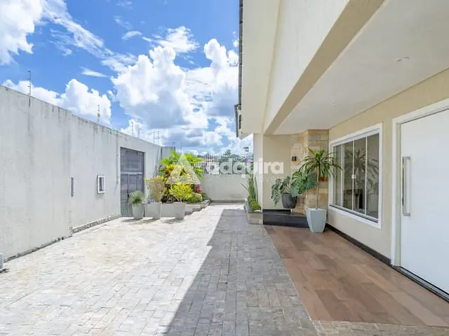 Casa com 588m² 3 quartos e 4 banheiros, à venda, no bairro Orfãs em Ponta Grossa