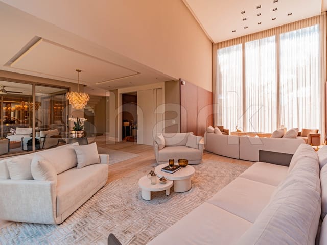 Casa com 1165m² 5 quartos e 10 banheiros, à venda, no bairro Tamboré em Santana de Parnaíba