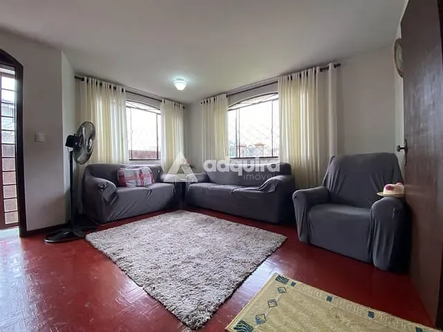 Casa 4 quartos e 3 banheiros, à venda ou para alugar, no bairro Jardim Carvalho em Ponta Grossa