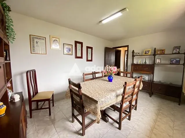 Casa 4 quartos e 3 banheiros, à venda ou para alugar, no bairro Jardim Carvalho em Ponta Grossa