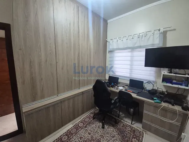 Casa com 330m² 3 quartos e 4 banheiros, à venda, no bairro Santa Cruz em Valinhos
