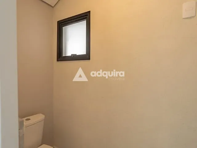 Casa com 200m² 3 quartos e 4 banheiros, à venda, no bairro Contorno em Ponta Grossa