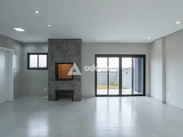 Casa com 200m² 3 quartos e 4 banheiros, à venda, no bairro Contorno em Ponta Grossa