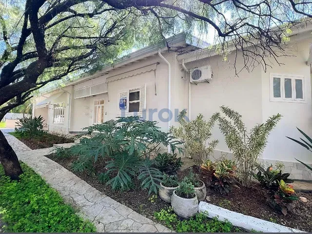 Casa com 266m² 3 quartos e 3 banheiros, à venda ou para alugar, no bairro Chácaras Silvania em Valinhos