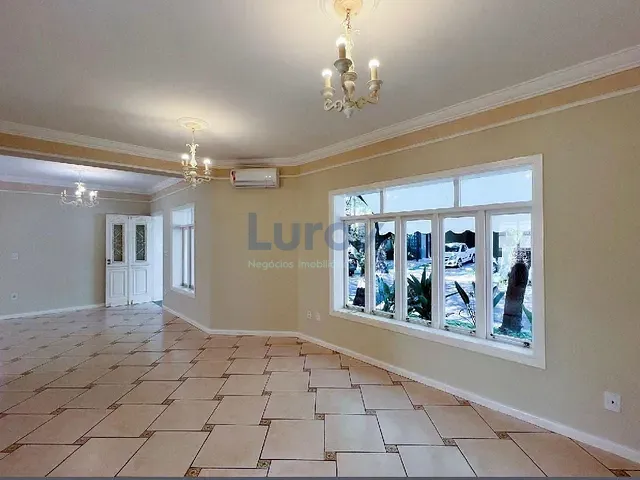Casa com 266m² 3 quartos e 3 banheiros, à venda ou para alugar, no bairro Chácaras Silvania em Valinhos