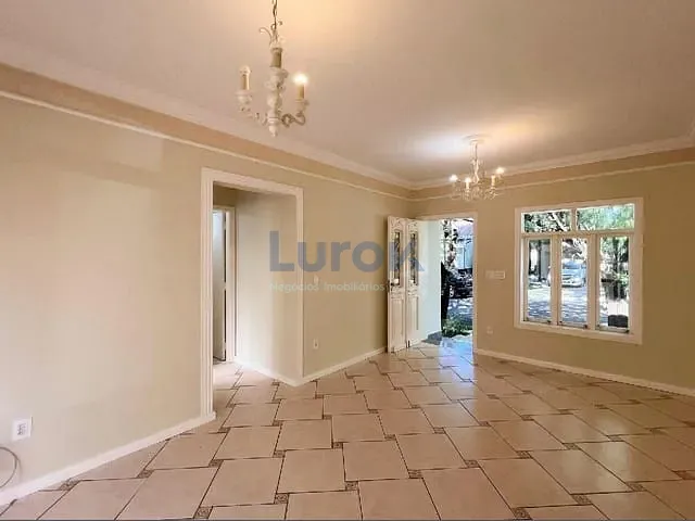Casa com 266m² 3 quartos e 3 banheiros, à venda ou para alugar, no bairro Chácaras Silvania em Valinhos
