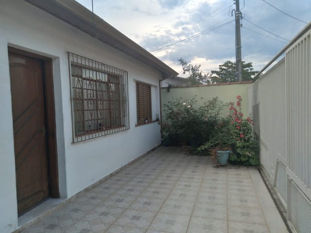 Casa com 357m² 3 quartos e 1 banheiro, à venda, no bairro Loteamento João Tamborindeguy Fernandes em Pindamonhangaba