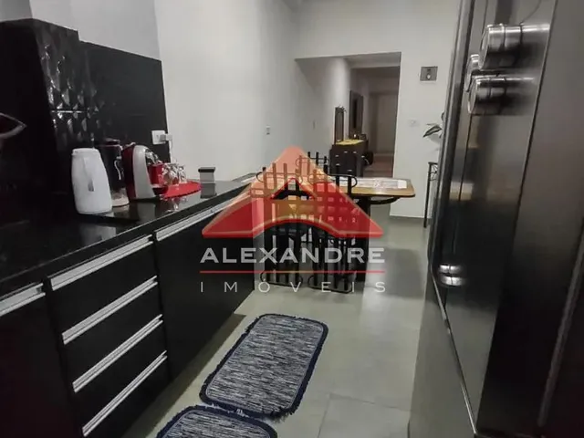 Casa com 184m² 3 quartos e 1 banheiro, à venda, no bairro Jardim das Flores em São José Dos Campos