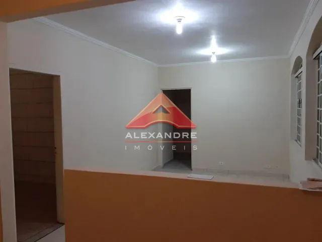 Casa com 200m² 3 quartos e 2 banheiros, à venda, no bairro Vila Industrial em São José dos Campos