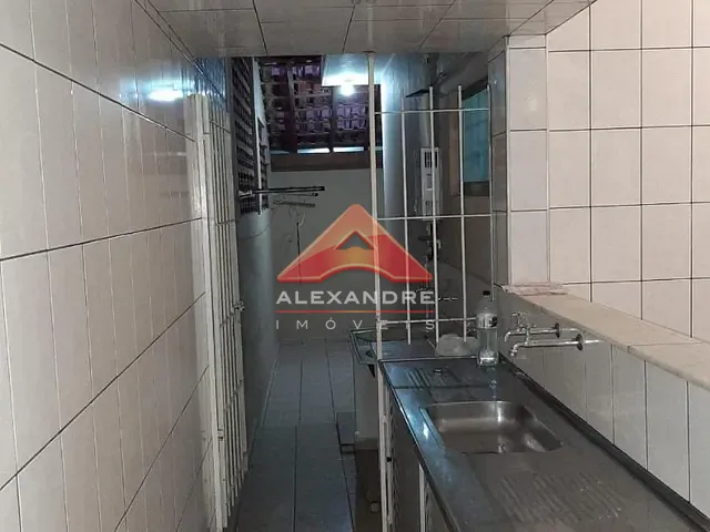 Casa com 200m² 3 quartos e 2 banheiros, à venda, no bairro Vila Industrial em São José dos Campos
