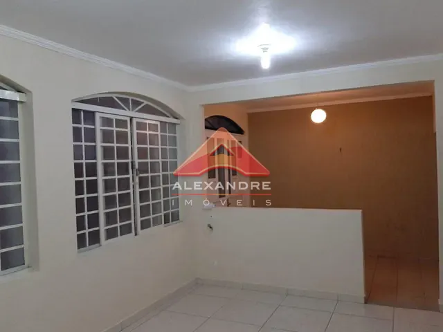 Casa com 200m² 3 quartos e 2 banheiros, à venda, no bairro Vila Industrial em São José dos Campos