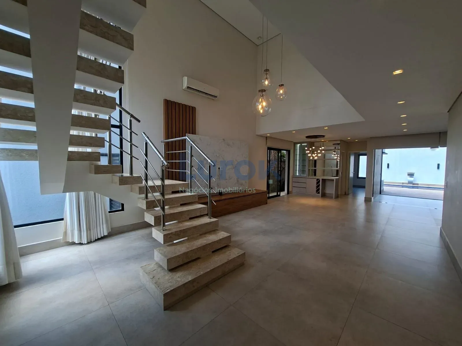 Casa, 3 quartos, 234 m² - Foto 2