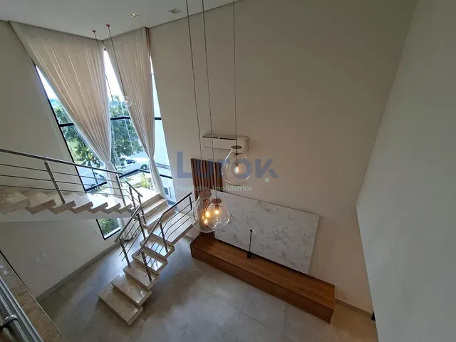 Casa com 333m² 3 quartos e 4 banheiros, à venda, no bairro Roncáglia em Valinhos