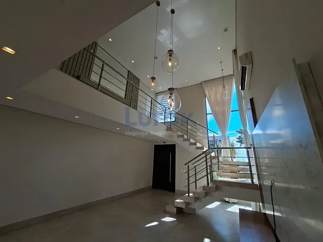 Casa com 333m² 3 quartos e 4 banheiros, à venda, no bairro Roncáglia em Valinhos