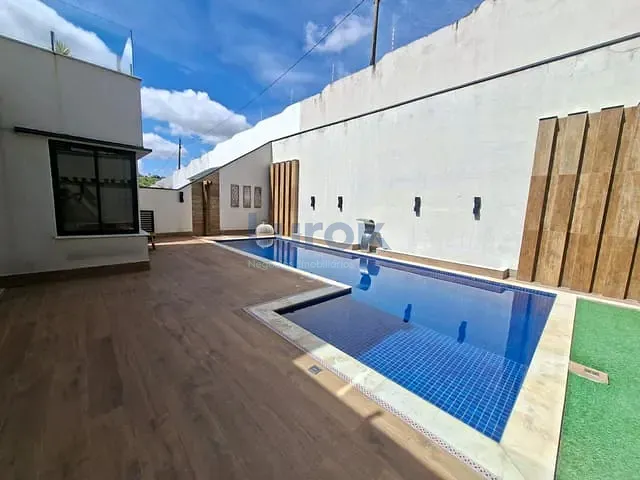Casa com 333m² 3 quartos e 4 banheiros, à venda, no bairro Roncáglia em Valinhos