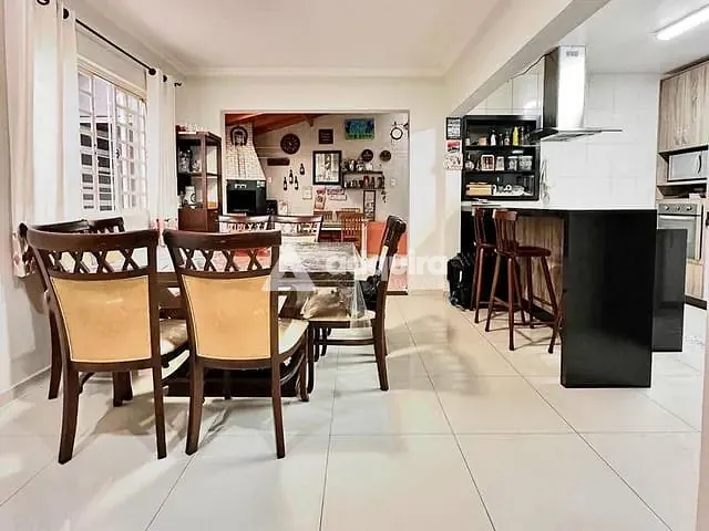 Casa com 173m² 3 quartos e 3 banheiros, à venda, no bairro Estrela em Ponta Grossa