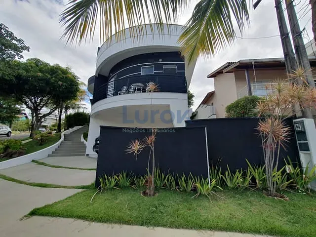 Casa com 300m² 3 quartos e 4 banheiros, à venda, no bairro Santa Cruz em Valinhos
