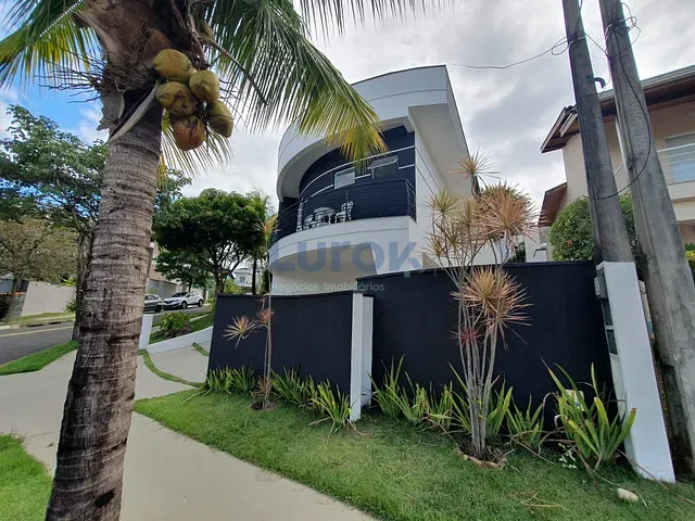 Casa com 300m² 3 quartos e 4 banheiros, à venda, no bairro Santa Cruz em Valinhos