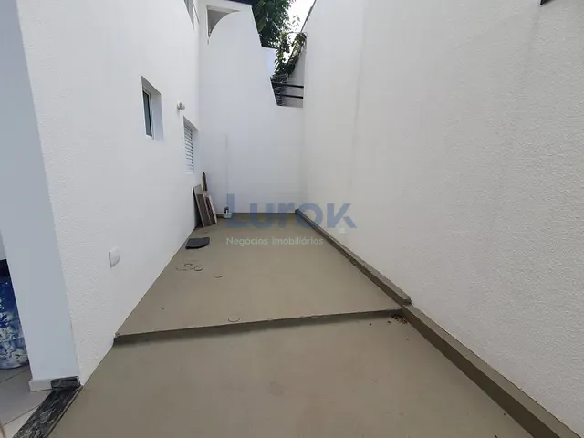 Casa com 300m² 3 quartos e 4 banheiros, à venda, no bairro Santa Cruz em Valinhos