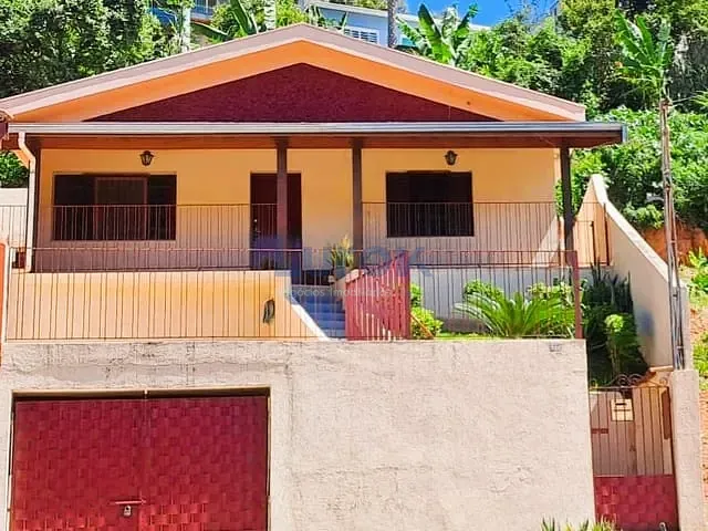 Casa 2 quartos e 2 banheiros, à venda, no bairro Jardim Paraíso em Águas de Lindóia