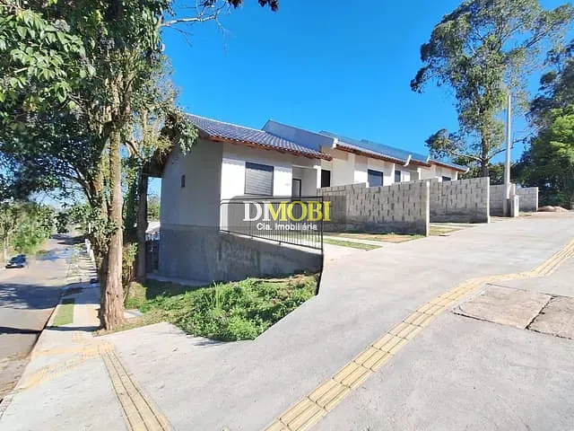 Casa com 111m² 2 quartos e 1 banheiro, à venda, no bairro Nossa Chácara em Gravataí