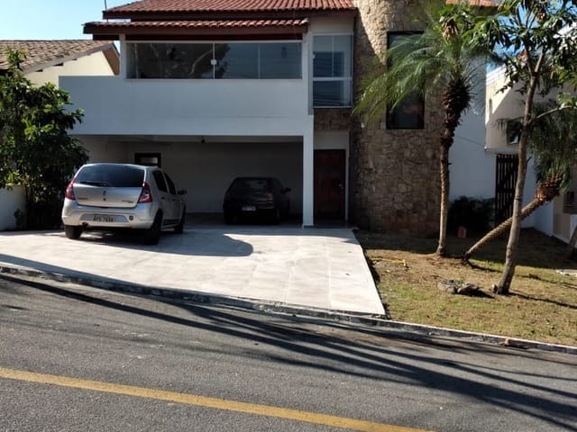 Casa com 455m² 4 quartos e 4 banheiros, à venda, no bairro Alphaville em Santana de Parnaíba