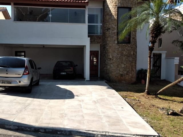 Casa com 455m² 4 quartos e 4 banheiros, à venda, no bairro Alphaville em Santana de Parnaíba