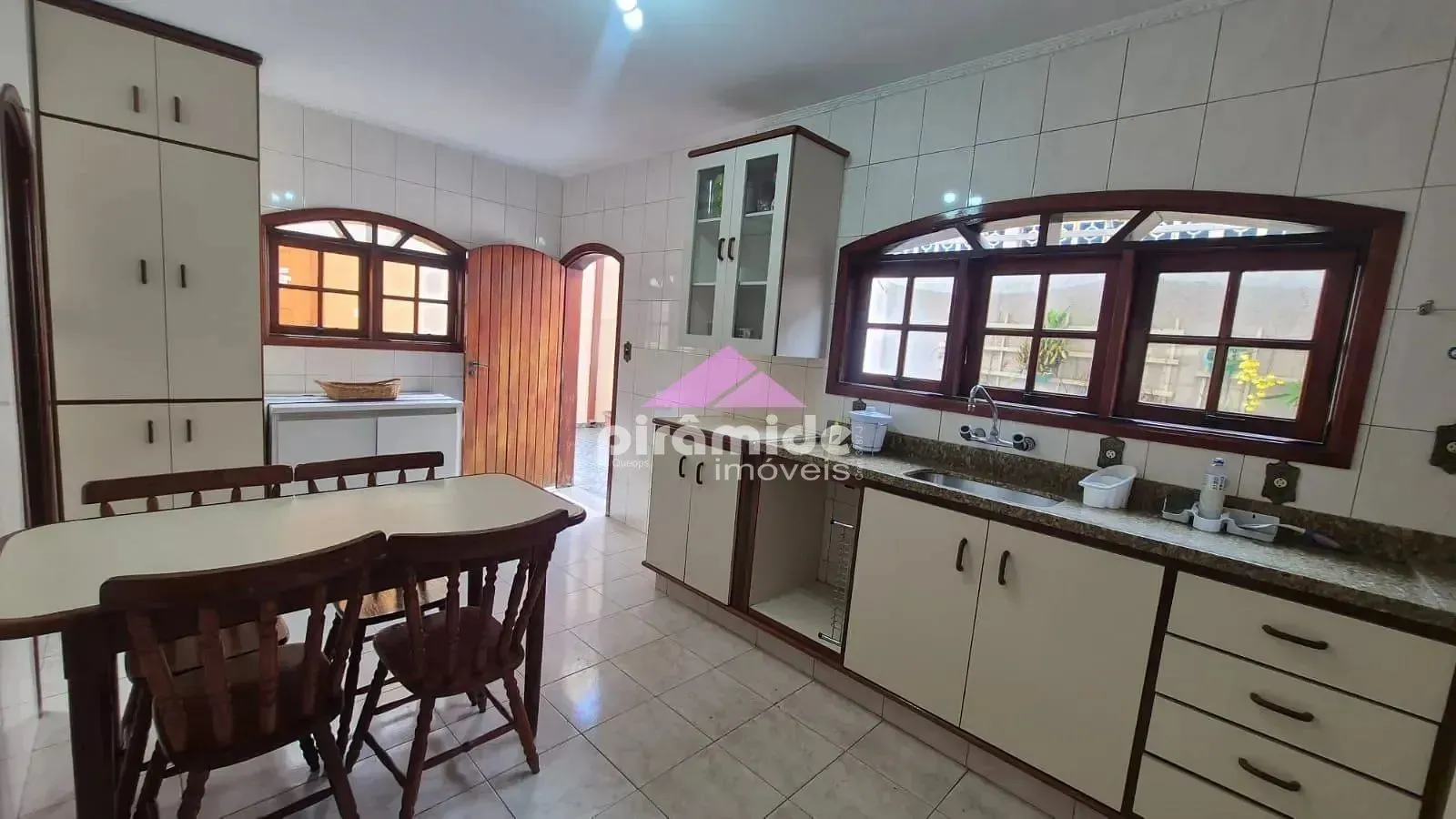 Casa, 3 quartos, 266 m² - Foto 16