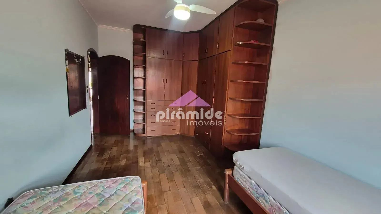 Casa, 3 quartos, 266 m² - Foto 35