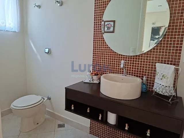 Casa com 330m² 3 quartos e 5 banheiros, à venda, no bairro Santa Cruz em Valinhos