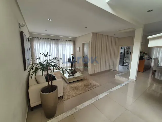 Casa com 330m² 3 quartos e 5 banheiros, à venda, no bairro Santa Cruz em Valinhos