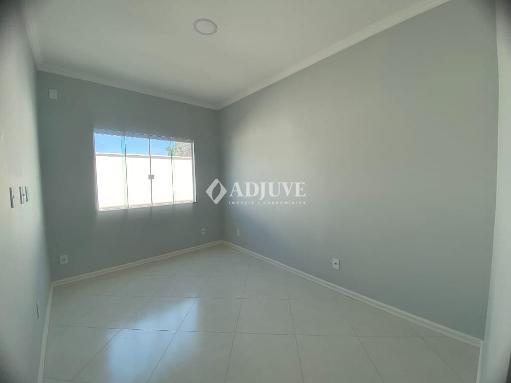 Casa à venda com 3 quartos, 81m² - Foto 12