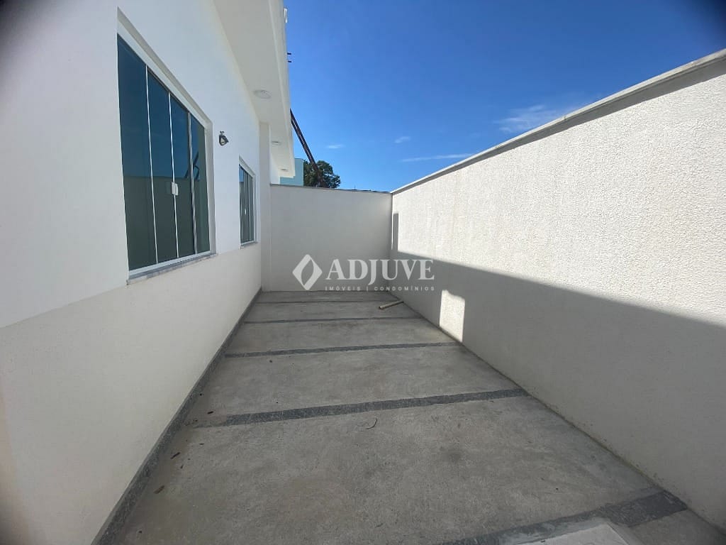 Casa à venda com 3 quartos, 81m² - Foto 4