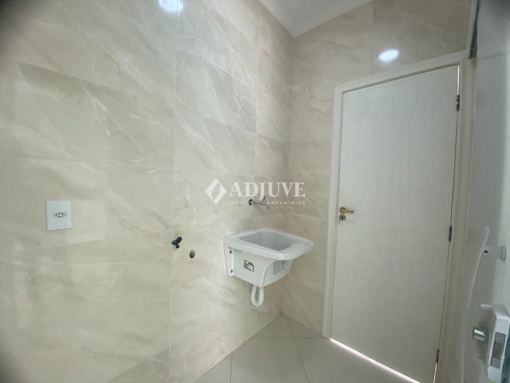 Casa à venda com 3 quartos, 81m² - Foto 9