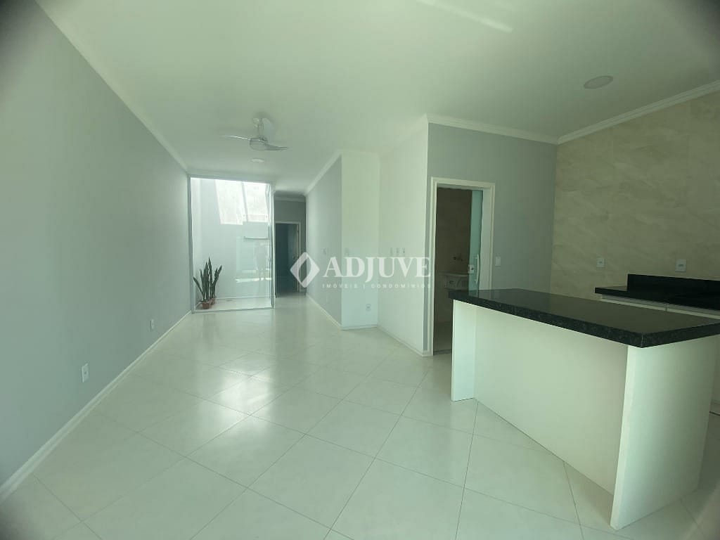 Casa à venda com 3 quartos, 81m² - Foto 5
