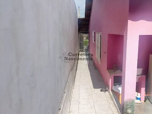 Casa com 270m² 3 quartos e 1 banheiro, à venda, no bairro Jardim das Oliveiras em Jacareí
