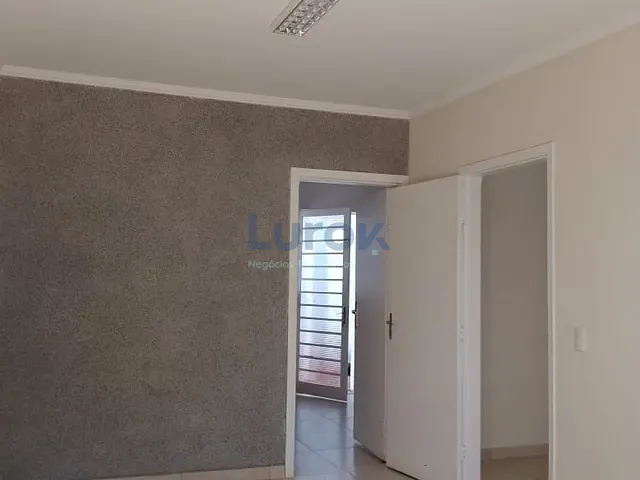 Casa com 251m² 3 quartos e 2 banheiros, para alugar, no bairro Jardim Chapadão em Campinas