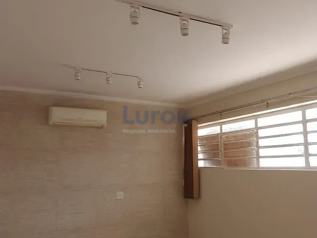 Casa com 251m² 3 quartos e 2 banheiros, para alugar, no bairro Jardim Chapadão em Campinas