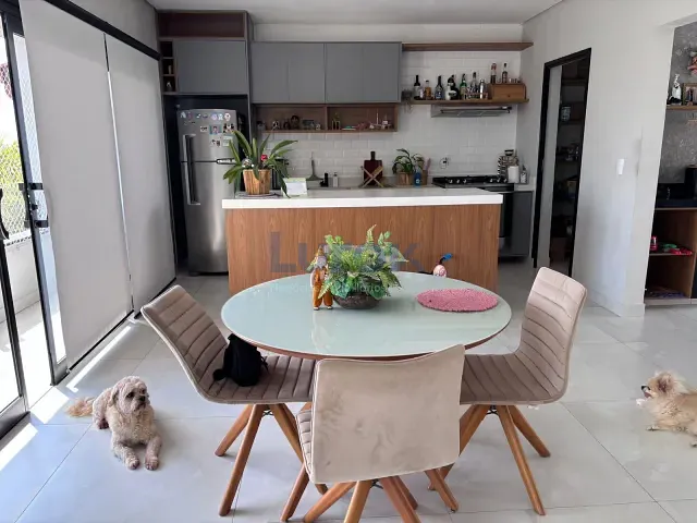 Casa com 245m² 3 quartos e 3 banheiros, à venda, no bairro Roncáglia em Valinhos