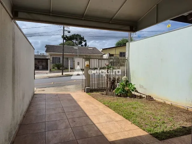 Casa com 125m² 2 quartos e 2 banheiros, à venda ou para alugar, no bairro Chapada em Ponta Grossa