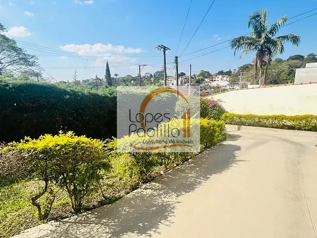 Casa com 522m² 4 quartos e 2 banheiros, à venda, no bairro Vila Santista em Atibaia