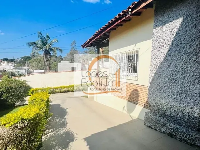 Casa com 522m² 4 quartos e 2 banheiros, à venda, no bairro Vila Santista em Atibaia