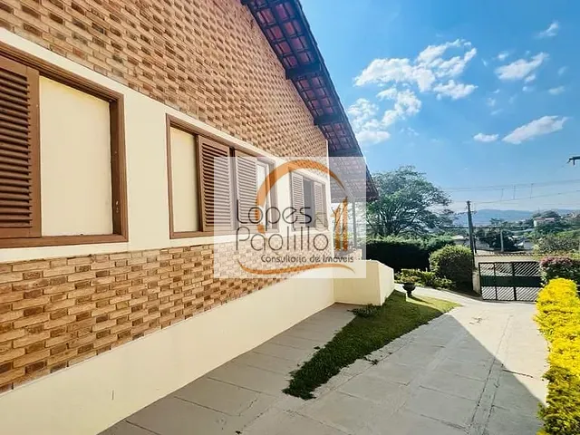 Casa com 522m² 4 quartos e 2 banheiros, à venda, no bairro Vila Santista em Atibaia